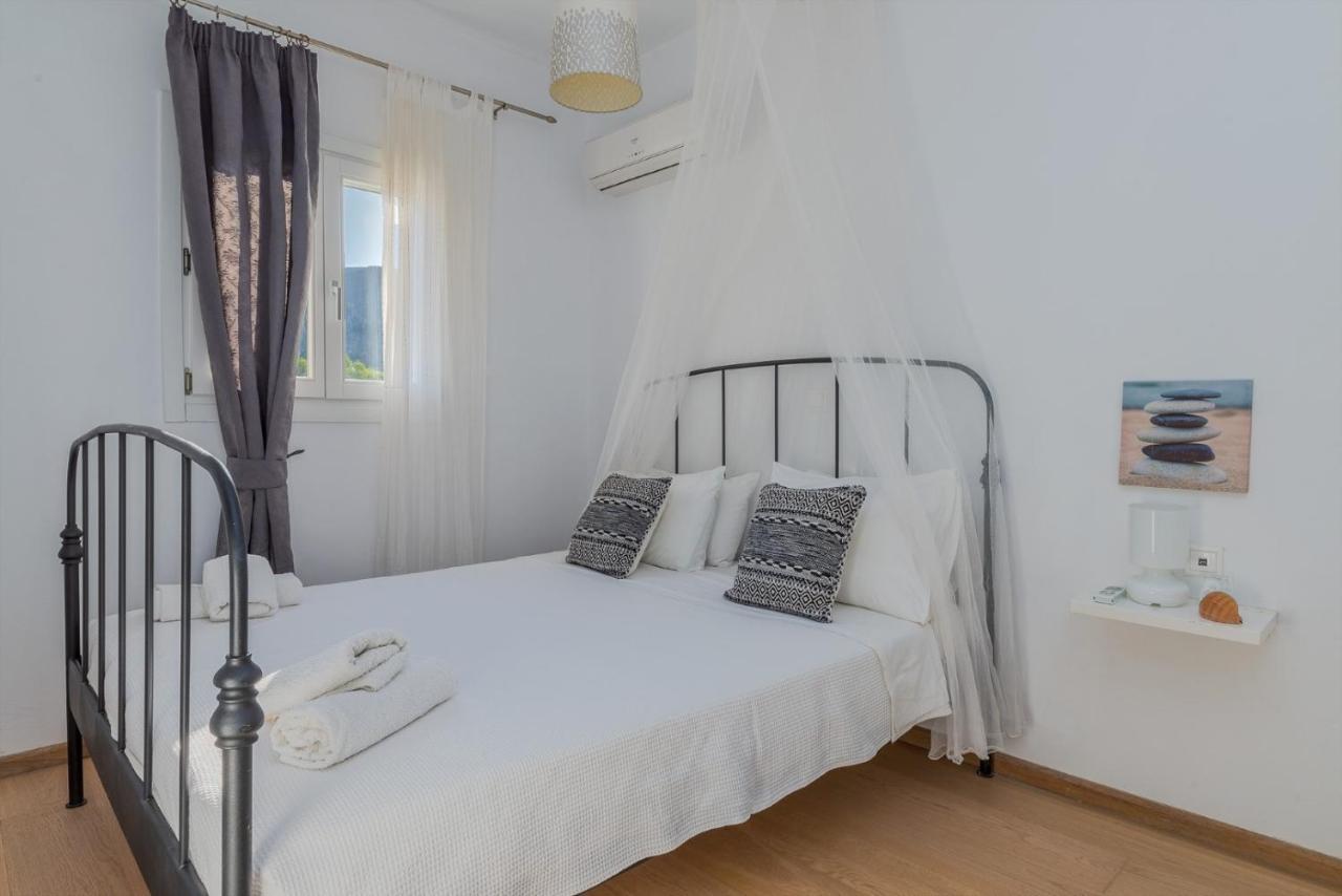 Uno Luxury Apartment With Sea View Ливадия Экстерьер фото