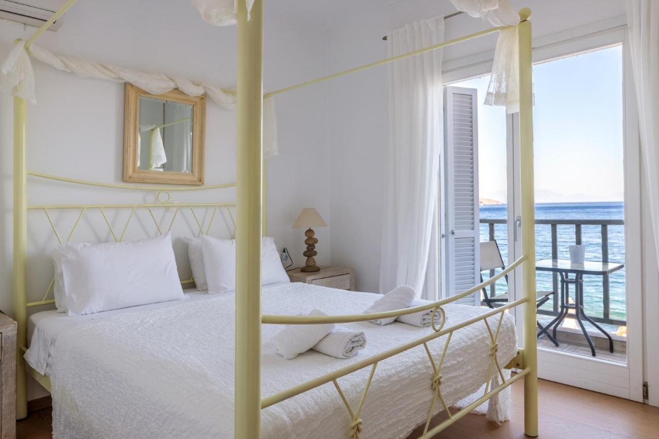 Uno Luxury Apartment With Sea View Ливадия Экстерьер фото